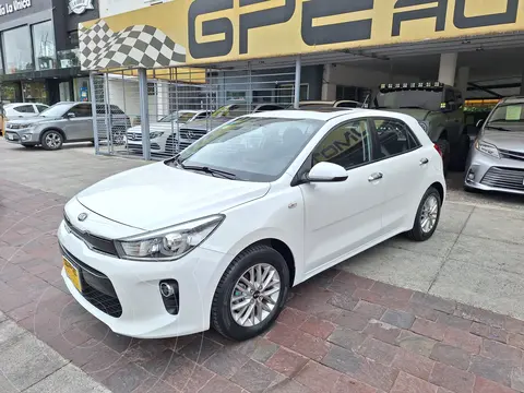 Kia Rio Hatchback EX usado (2019) color Blanco precio $238,000