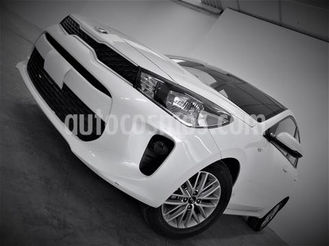 foto Kia Rio Hatchback LX usado (2019) precio $194,999
