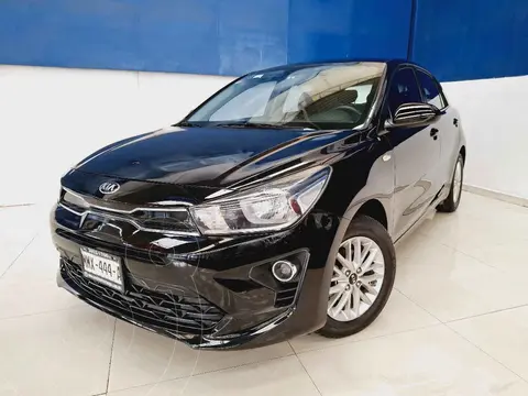 Kia Rio Hatchback LX Aut usado (2021) color Negro precio $265,000