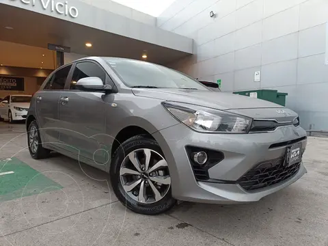 Kia Rio Hatchback LX Aut usado (2023) color Gris precio $279,000