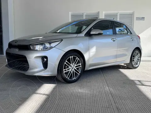 Kia Rio Hatchback EX Pack Aut usado (2019) color Plata financiado en mensualidades(enganche $53,784 mensualidades desde $5,709)