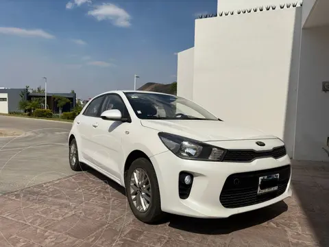 Kia Rio Hatchback LX Aut usado (2018) color Blanco Nieve precio $225,000