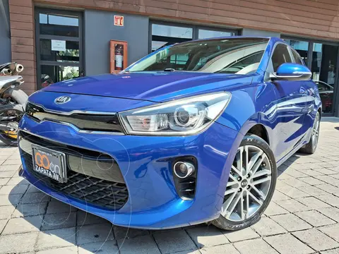 Kia Rio Hatchback L usado (2018) color Azul financiado en mensualidades(enganche $75,000 mensualidades desde $4,350)