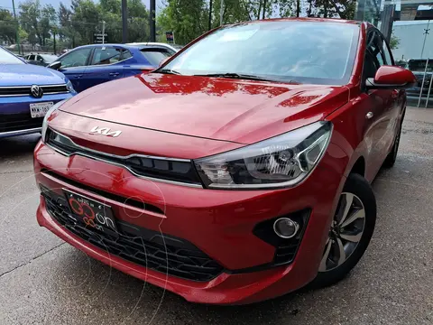 Kia Rio Hatchback LX Aut usado (2023) color Rojo financiado en mensualidades(enganche $78,752 mensualidades desde $6,022)