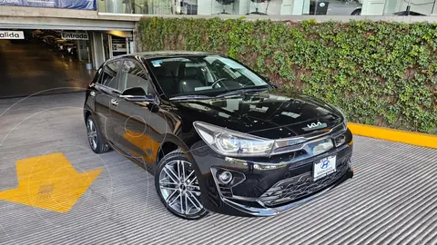 Kia Rio Hatchback EX Pack Aut usado (2022) color Negro precio $274,900