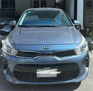 Kia Rio Hatchback EX usado (2019) color Azul precio $260,000