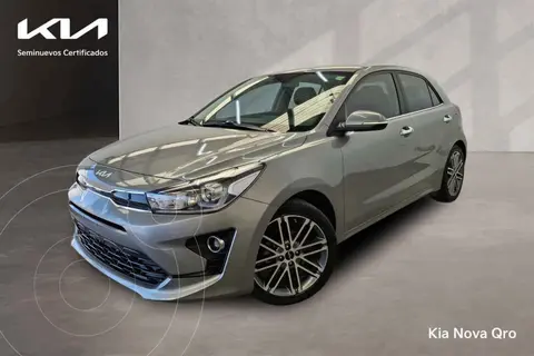 Kia Rio Hatchback EX Pack Aut usado (2023) color Gris precio $315,000