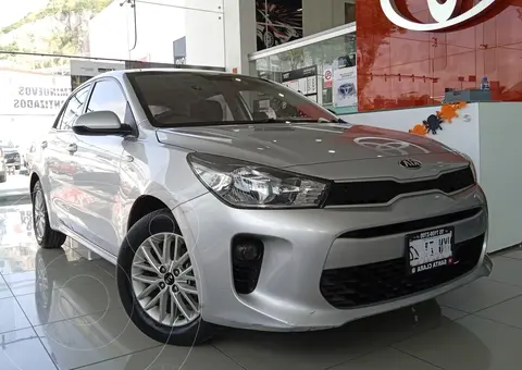 Kia Rio Hatchback LX Aut usado (2020) color plateado precio $245,000