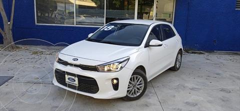 Kia Rio Hatchback EX Aut usado (2018) color Blanco precio $240,000