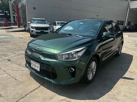 Kia Rio Hatchback EX usado (2018) color Verde precio $219,000