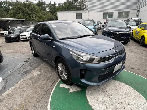 Kia Rio Hatchback LX usado (2018) color Azul precio $195,000
