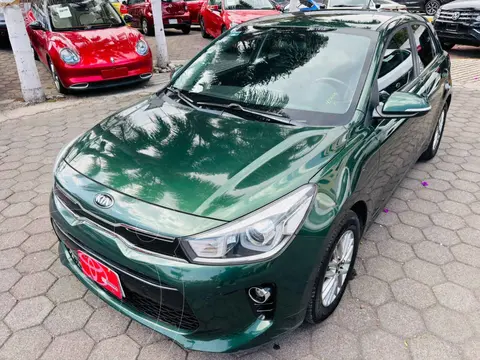Kia Rio Hatchback EX Aut usado (2018) color Verde precio $167,000
