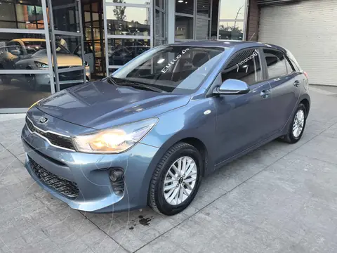 Kia Rio Hatchback LX usado (2019) color Azul precio $235,000