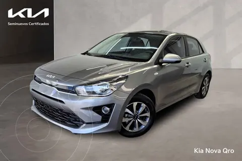 Kia Rio Hatchback LX usado (2023) color Gris financiado en mensualidades(enganche $80,388 mensualidades desde $6,901)