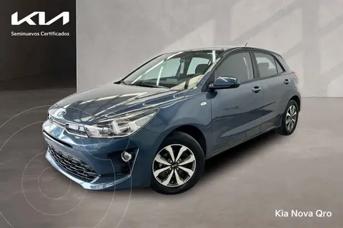 Kia Rio Hatchback LX usado (2021) color Azul financiado en mensualidades(enganche $73,302 mensualidades desde $6,293)