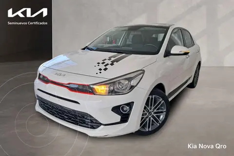 Kia Rio Hatchback EX usado (2022) color Blanco financiado en mensualidades(enganche $74,938 mensualidades desde $6,433)