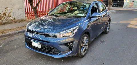 Kia Rio Hatchback EX Pack Aut usado (2021) color Gris precio $279,000