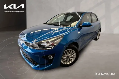 Kia Rio Hatchback LX usado (2021) color Azul financiado en mensualidades(enganche $74,392 mensualidades desde $6,386)