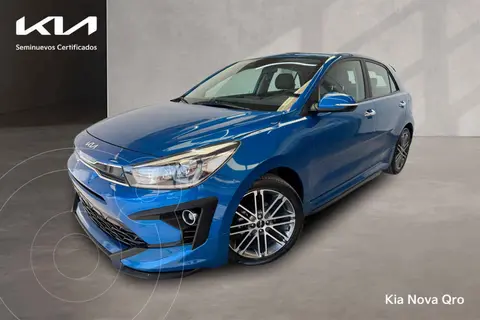 Kia Rio Hatchback S Pack usado (2022) color Azul financiado en mensualidades(enganche $98,100 mensualidades desde $8,421)