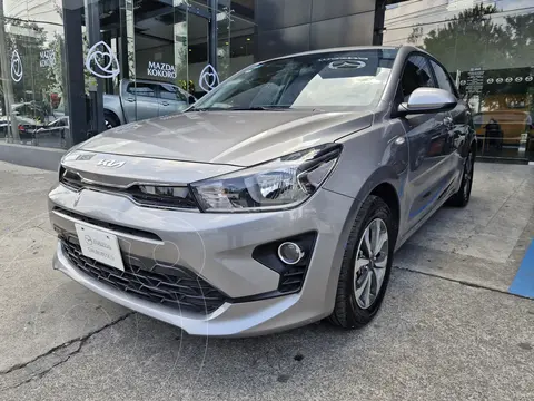 Kia Rio Hatchback LX Aut usado (2023) color Plata precio $289,000