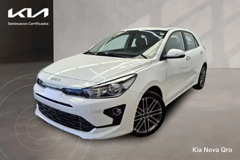 Kia Rio Hatchback EX Pack Aut usado (2023) color Blanco precio $329,000