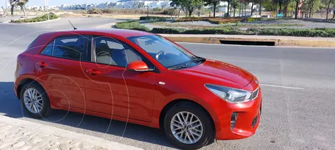 Kia Rio Hatchback LX usado (2018) color Rojo precio $258,000