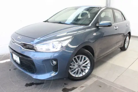 Kia Rio Hatchback EX Aut usado (2019) color Azul financiado en mensualidades(enganche $63,000 mensualidades desde $8,377)
