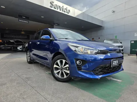 Kia Rio Hatchback EX Aut usado (2022) color Azul precio $285,000