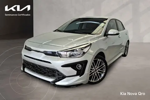 Kia Rio Hatchback EX Pack Aut usado (2023) color Plata financiado en mensualidades(enganche $84,475 mensualidades desde $7,252)