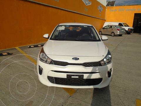 foto Kia Rio Hatchback LX usado (2018) color Blanco precio $215,000