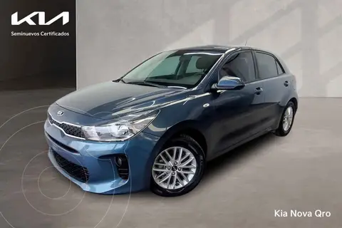 Kia Rio Hatchback LX usado (2020) color Azul financiado en mensualidades(enganche $70,850 mensualidades desde $6,082)