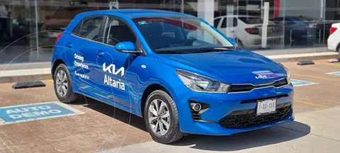 Kia Rio Hatchback LX Aut usado (2022) color Azul precio $313,900