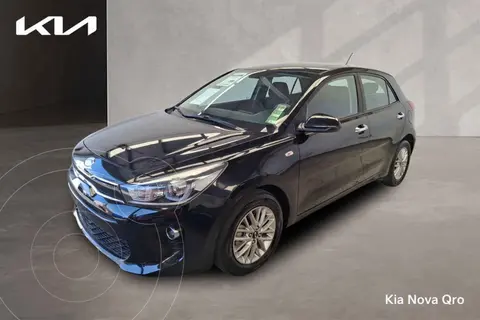 Kia Rio Hatchback EX usado (2019) color Negro precio $215,000