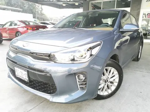Kia Rio Hatchback EX usado (2018) color Azul precio $280,000