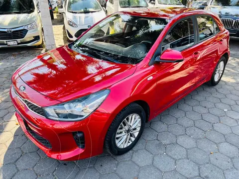 Kia Rio Hatchback LX usado (2019) color Rojo financiado en mensualidades(enganche $61,006 mensualidades desde $5,419)