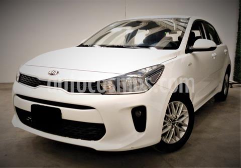 foto Kia Rio Hatchback LX usado (2019) color Blanco precio $189,999
