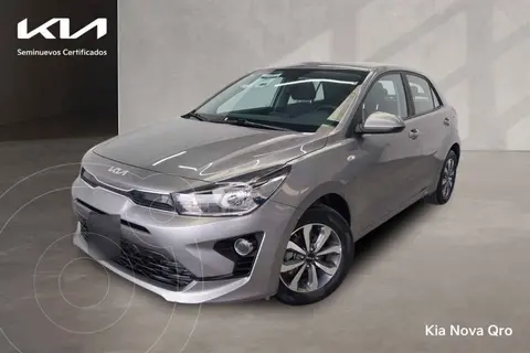 Kia Rio Hatchback LX usado (2023) color Gris precio $295,000