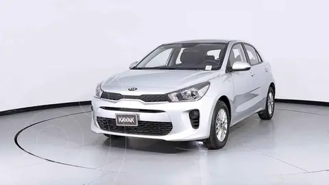 Kia Rio Hatchback LX Aut usado (2020) color Negro precio $305,999