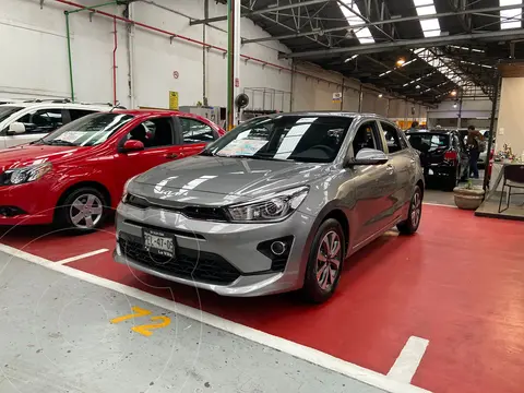 Kia Rio Hatchback EX usado (2022) color Gris Acero financiado en mensualidades(enganche $97,000 mensualidades desde $8,250)