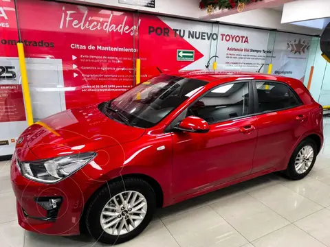 Kia Rio Hatchback LX Aut usado (2021) color Rojo financiado en mensualidades(enganche $52,580 mensualidades desde $5,187)