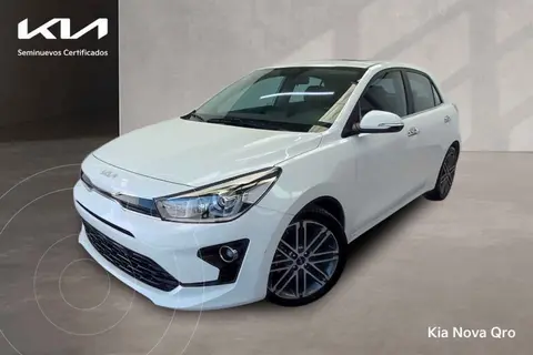 Kia Rio Hatchback EX Pack Aut usado (2023) color Blanco financiado en mensualidades(enganche $100,825 mensualidades desde $8,655)