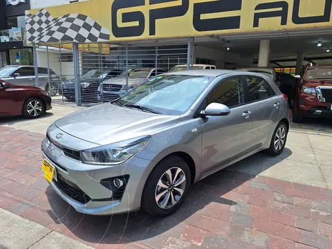 Kia Rio Hatchback LX Aut usado (2021) color Plata precio $238,000
