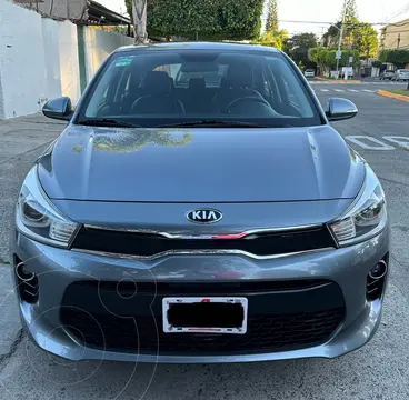 Kia Rio Hatchback EX Pack Aut usado (2019) color Gris Urbano precio $271,000