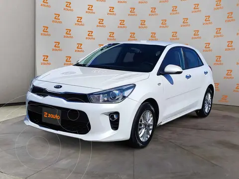 Kia Rio Hatchback EX Aut usado (2019) color Blanco financiado en mensualidades(enganche $61,558 mensualidades desde $4,709)