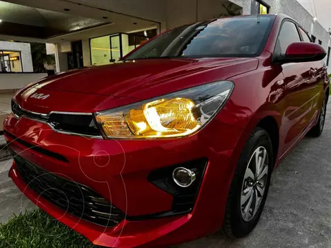 Kia Rio Hatchback EX Aut usado (2022) color Rojo precio $278,000