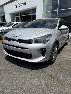 KIA Rio Sedan 1.4L Vibrant usado (2019) color Plata precio $55.000.000