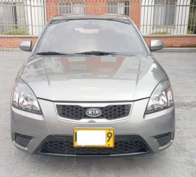 KIA Rio Sedan 1.4L  EX Xcite usado (2011) color Gris precio $31.000.000