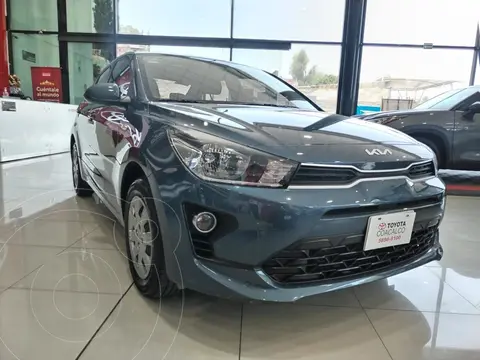Kia Rio Sedan L  Aut usado (2023) color Azul precio $265,000