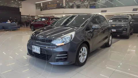 Kia Rio Sedan EX usado (2017) color Gris precio $184,499