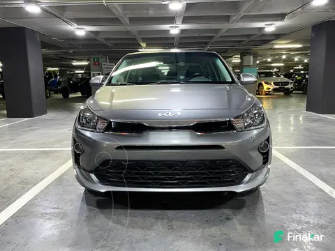 Kia Rio Sedan LX Aut usado (2023) color Gris Oscuro precio $280,000